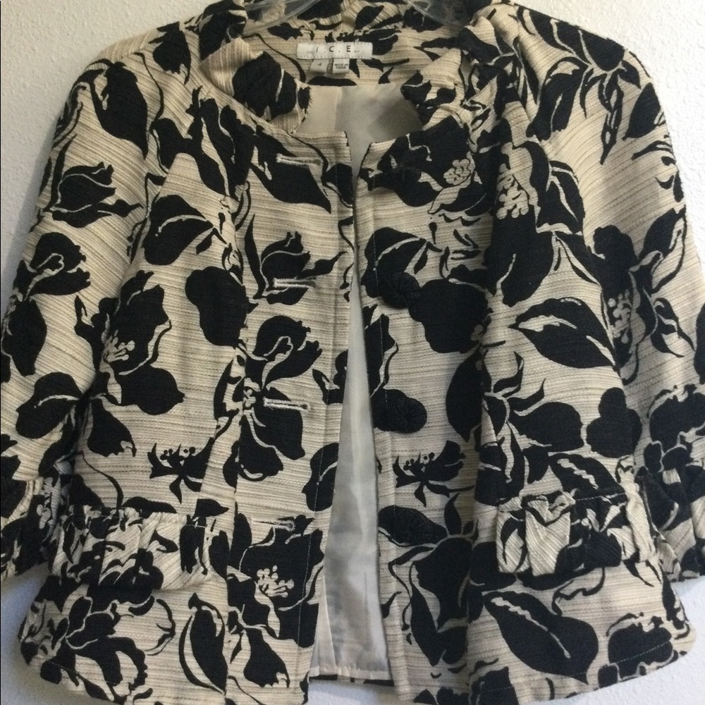 Linen Crop Jacket - Picture 3 of 3